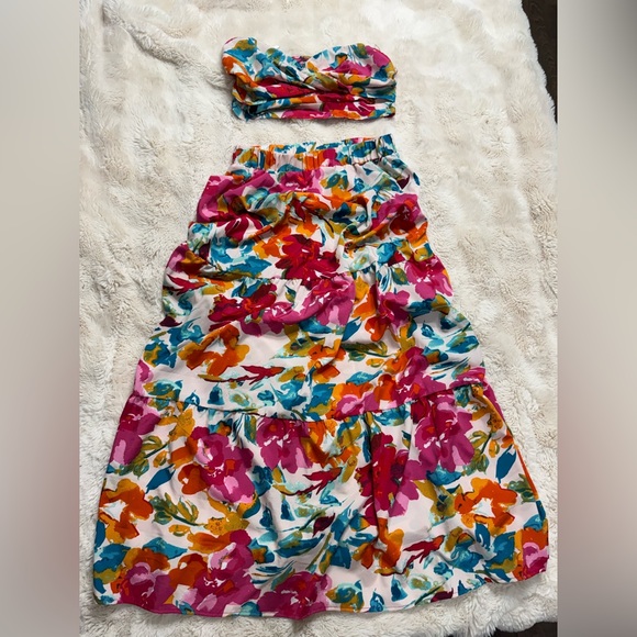 SHEIN Dresses & Skirts - NWOT! SHEIN Colorful Floral Skirt Set with Bandeau